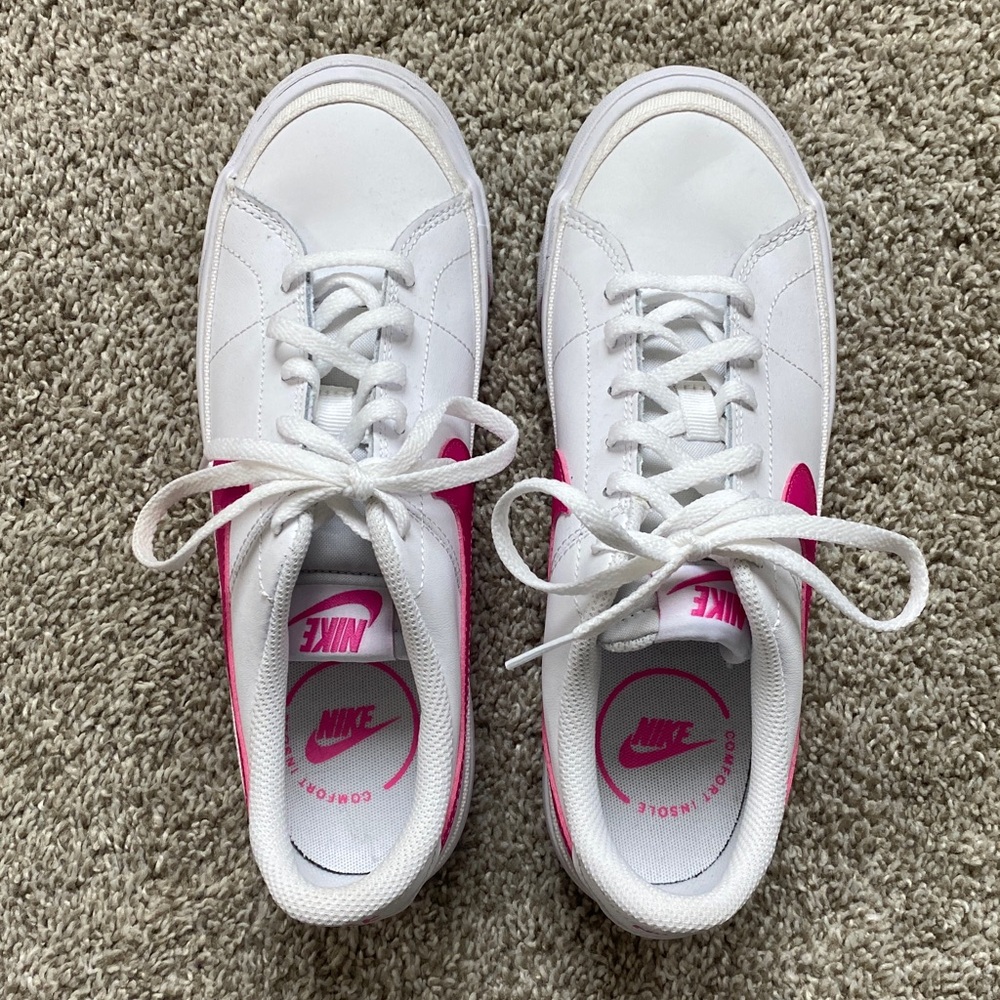 Nike 6Youth White and Pink Casual Sneakers - Picture 5 of 9